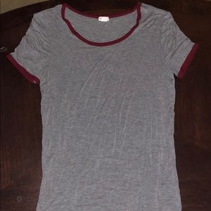 grey short sleeve tshirt